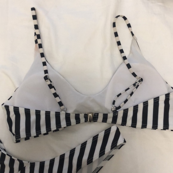 Stripped high cut bikini - Picture 3 of 5